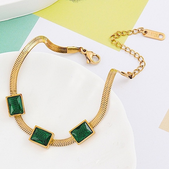 Emerald Green Zircon Gold Plated herringbone Bracelet - Picture 3 of 7